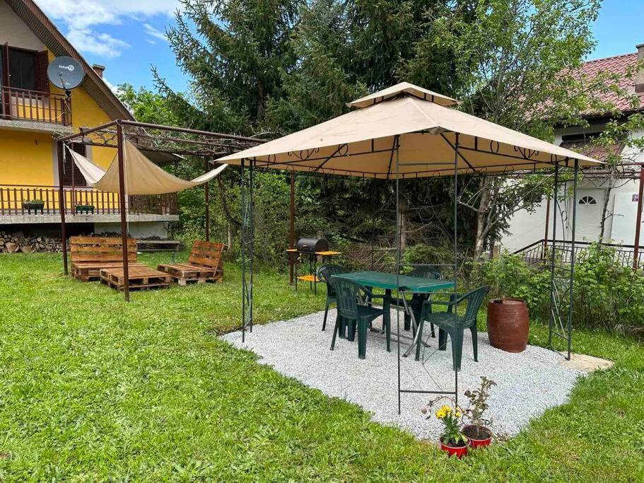 Cosy Mountain Villa In Nizepole بيتولا المظهر الخارجي الصورة